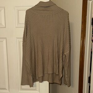 Relaxed Ribbed Turtleneck Sweater - Taupe